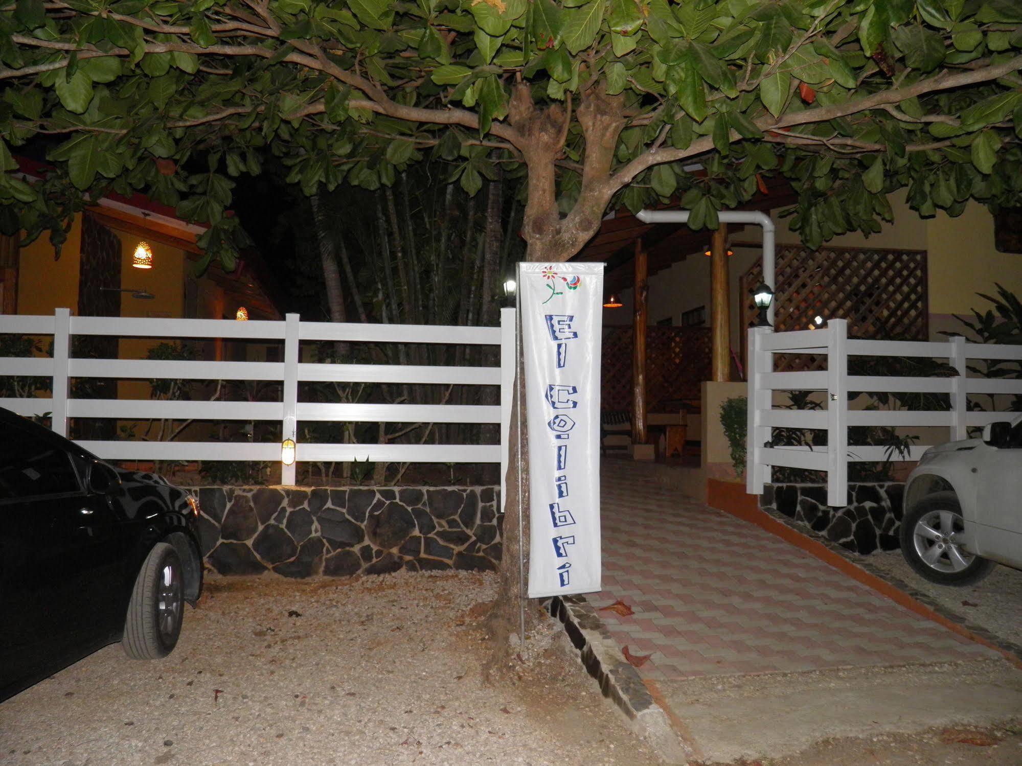 Cabinas El Colibri Hotel Puerto Carrillo Exterior photo